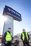 HOLDER KAMPEN OG GRILLEN VARM: Asgeir Bidtnes og Espen Furuly har ingen planer om å gi seg.