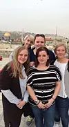 Astrid Øhlund Levåg (bakerst, midten) sitter i ungdomsutvalget i Industri Energi og var med Palestina-komiteen på faglig studietur til den okkuperte Vestbredden i våres.