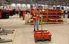 21:10 Et relativt rolig skift på landets største postterminal. Vidar Ekeberg henter de siste jordbæreskene på tralla.