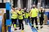 Gamle kolleger får en klem når Vistnes besøker sin tidligere arbeidsplass.