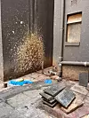 SØL: Ingen har vasket vekk sporene etter at et kloakkrør sprakk.