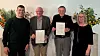 40 år: Fra venstre ser vi organisasjonsarbeider Mats Skogstad, 40-årsjubilantene Kjell-Arne Sørensen, Vagn Hansen og distriktssekretær Marit Nilsen.
