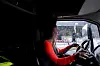 FAST JOBB: Hanne Jobine Eriksen tok fagprøven som yrkessjåfør i høst. Hun stortrives i Flå bak rattet på sin Volvo 540.