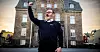 TAXI-TENOREN: Ole Jonny Bjerkestrand trakterer taxi i arbeidstiden, og tenorstemmen i operakoret i Kristiansund på fritiden. Siden 2007 har han vært med på oppsetninger i det flotte operahuset i Kristiansund.