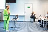 Liv Østli fra Statnett mener alle burde ha en mentor de kan ta en avsjekk med. Det har hun selv. En gang i ny og ne tar de noen minutter sammen der Østli får hjelp til å vurdere synet sitt innen ulike jobb-relaterte problemstillinger.