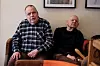 Bjørn Ødegaard (t.v.) og Vidar Hansen er gode kompiser. De har begge bodd på Hønen gård siden 80-tallet.