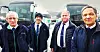 STOLTE TIDE-SJÅFØRER: Fra venstre Bjørn Haukeland, Christian Fjeldstad, Svein Gallefoss og Bjarte Hamr er veldig stolte over arbeidsgiveren Tide, som stiller både busser og sjåfører til disposisjon for denne transporten.