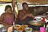 GARIFUNAENE: På øya Roatan, utenfor kysten av Honduras, lever garifunaene, et urfolk som stammer fra slaveskip som strandet på øya på slutten av 1700-tallet. Deres levesett utfordres av turisme og kamp om landområder.