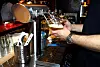 Mangelfulle arbeidsavtaler, ubetalt overtid, svart arbeid og momsunndragelse er blant ulovlighetene so mer avdekket i utelivsbransjen.