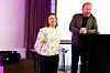 STOLT: Forbundsleder Jan Olav Andersen presenterer Sandra Åberg Kristiansen som ny ungdomsleder i forbundet under landstariffkonferansen på Kongsberg i september 2019.
