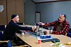 Vernepleierne Espen Sæbø Larsen (t.v.) og Vidar Byrkjeland er både gode kolleger og kamerater.