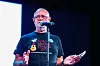 SOMLIGA GÅR MED TRASIGA SKOR: Lars Johnsen ledet som vanlig solidaritetsgjengen til LO på en fremragende måte.