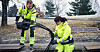 Netels underleverandør Fibertec ble politianmeldt for lønnstyveri og slått konkurs av tingretten. Her er prosjektlederne Marcus Nilsen og Pernilla Cederlöf på jobb for Netel.