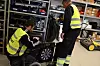I TENKEBOKSEN: Det pønskes på hvordan dart-blinken skal monteres opp.