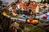 NORGES STATSBANER: Selv om Märklin er et tysk merke, så får man kjøpt norske modeller av norske tog, slik som dette røde og gule lokomotivet.