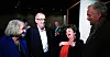 Hjertelig stemning etter forestillingen: Fra venstre Gro Harlem Brundtland, Yngve Hågensen, Anette Hoff (som Gro) og Dennis Storhøi (som Yngve).