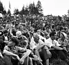 BESKYLDT FOR SVIK OG UTROSKAP: Her er Werna og Einar Gerhardsen på Framfylkingens internasjonale leir på Bogstad, juli 1955. Mellom Einar og Werna sitter KGB-agenten Jevgenij Beljakov. Bak Einar Gerhardsen sitter Victor Grusjko, sjef for KGB's etterretning.