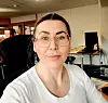 Olena Vorontsova hjelper ukrainere i Agder med sin hjelpeorganisasjon.,