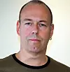 NY PLAKAT: Andre nestleder Chris Gøran Holstad i Skolenes landsforbund håper den nye plakaten blir brukt til å skape debatt blant lærere før stortingsvalget.