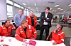Heftig diskusjon i pausen på Rosenberg. Bak fra venstre klubbleder Roy-Inge Nilsen, Neil Staurland og LO-leder Hans-Christian Gabrielsen.,