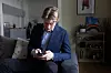 ALLTID BEREDT: Det er studiestart og innspurt i valgkampen. I tillegg er den nybakte influenseren populær blant mediehusene og får mange forespørsler om å delta i intervjuer og debatter.