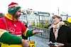 NEI TIL SUKKERAVGIFT: Einar Salvesen fra Freia forteller hvorfor sukkeravgiften må fjernes. Kari E, Kaski fra SV er helt enig.