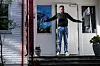 Den siste halvtimen på jobb går litt trått. Det er derfor en fornøyd fyr som går ut av døra klokka åtte - klar for å finne senga.