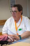 Samtaler med beboere og pårørende er viktig for å skape trygghet