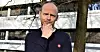 HVORFOR ER DET SÅNN? Harald Eia stiller i programserien «Sånn er Norge» spørsmål om hvorfor vi er så rike og like i Norge. Mye ved det norske lønnsoppgjøret overrasket ham, forteller Eia til FriFagbevegelse.
