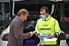 SMITTEVERN: Alle som deltok på markeringen måtte registrere seg slik at smittevernsreglene kunne overholdes, her er det Terje Skog som registrerer navn og telefonnummer.