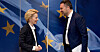 EU-kommisjonens president Ursula von der Leyen i hjertelig samtale med eder av DEFS, europeisk fagbevegelse, Luca Vincentini. De to er enige om at det er behov for et misntelønnsdirektiv i EU. Det er de nordiske landene sterkt i mot.