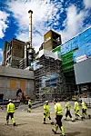 GRØNN BETONG: Sementindustrien står for en stor del av verdens CO2-utslipp, og med økende behov for betong vil dette vokse ytterligere. Heidelbergs betongfabrikk i Brevik jobber mot netto null CO2-utslipp, og bygger nå Norges første fullskalaanlegg for karbonfangst. Anlegget skal være klart i 2024, og vil fange CO2 før det når atmosfæren.
