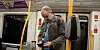 GLAD I KOLLEKTIVTRANSPORT: Stein Guldbrandsen har ikke lappen, og er derfor helt avhengig av sin arbeidsgiver Oslo Sporveier for å få hverdagslogistikken til å gå opp.