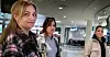 UTESTENGT: De hadde håpet å kunne gå på jobb og få enighet om tariffavtalen med ledelsen, frisørene Karoline Skaflestad, Anja Bagås og Merete Solheim. I steden er det bostyrer som jobber bak stålgardinen.