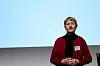 TRENGER BEDRE STATISTIKK: –Vi ønsker at arbeidslivsmyndighetene etablerer en statistikk over dødsfall i arbeidslivet som er god nok til at man kan følge risiko i ulike bransjer, yrker og typer arbeid over tid. I tillegg må de enkelte dødsulykkene granskes slik at man kan lære hvordan de kunne vært unngått. Statens Havarikommisjon gjør det allerede for transportulykker sier arbeidsmedisiner Ebba Wergeland i Arbeidstilsynet.