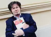 Sosiolog og journalist Dag Yngve Dahle har skrevet boka 'Orden og oppførsel. Karakterer på jobben?' Her er det nok av ting å gripe tak i for tillitsvalgte og andre ansatte.
