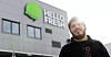 Tariffavtalen har ikke bare gitt bedre lønn for Karwan Karimi og kollegene hos HelloFresh sitt pakkelager.