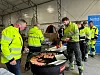 Det er pølser nok til alle i rubbhallen.