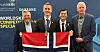 En strålende fornøyd norsk delegasjon, fra venstre, Svein Harald Larsen, Nelfo, Fredrik Vehus Skjerve, trener Harald Haugen og lagleder Nils Karjetta.