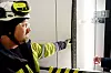 BOLTEPISTOL: Kabelkanalen er utenfor ankerskinnens rekkevidde. Men akkurat denne har blitt festet med boltepistol, og dermed er det unngått støvskyer også her.