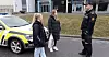 Mens John Kjetil Støle er ute på jobb, møter han på de to sosionomene Beate Solem (t.v.) og Susanne Strøm Haugland.