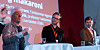 ØKONOMIDEBATT: Professor Kalle Moene (t.v.) debatterte sammen med BI-professor Gisle J. Natvig og sjeføkonom Roger Bjørnstad i LO.