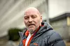 HARDT RAMMET: Trond Muggerud ble smittet med korona på jobb i Drammen fengsel. Et halvt år etter er han knapt i stand til å gå en tur.