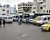 Midt på dagen er det rolig på en av busstasjonene i Ramallah på Vestbredden.