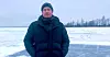 KORONA-FAST: Marcus Östvold er en av et tyvetalls medlemmer i Heismontørenes Fagforening som ikke kommer seg på jobb i Norge. Her er han på isen utenfor Karlstad i Värmland der han bor med samboer og to barn.
