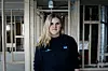 LIKER JOBBEN: - Det er litt løft. Det blir litt trening på jobb. Du holder deg i form. Jeg liker å holde meg aktiv, sier Sofie Frafjord Berntsen.