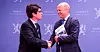 OECD-direktør Luiz de Mello overleverte rapporten til finansminister Trygve Slagsvold Vedum (Sp) i Oslo torsdag.