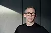 LIKHET FOR ALLE: – Hvorfor kan ikke alle ansatte i Norgesgruppen eller Coop ha den samme pensjonsordning? spør Christopher Beckham.