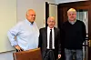 Meklingen om ny tariffavtale for havnearbeiderne skal være ferdig til midnatt, hvis ikke må (fra venstre) Tom Rune Nilsen, administrerende direktør i NHO Logistikk og Transport, mekler Carl Petter Martinsen og andre nestleder i Transportarbeiderforbundet, Terje Samuelsen, belage seg på streik i 21 havner fra lørdag.