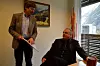 Rådmann Alf Olsen jr. (t.v.) og ordfører Jan Geir Solheim (Sp) har mange ting å tenke på i kjølvannet av katastrofebrannen i Lærdal. Strømtilførselen er en av dem.